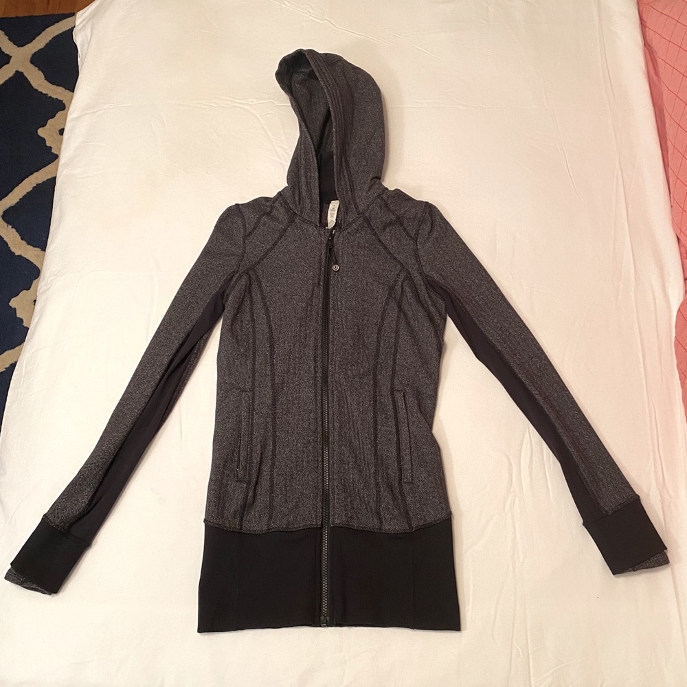 Lululemon Black & Dark Gray Daily Jacket Size 4